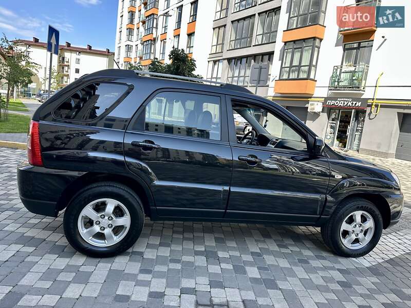 Позашляховик / Кросовер Kia Sportage 2008 в Івано-Франківську