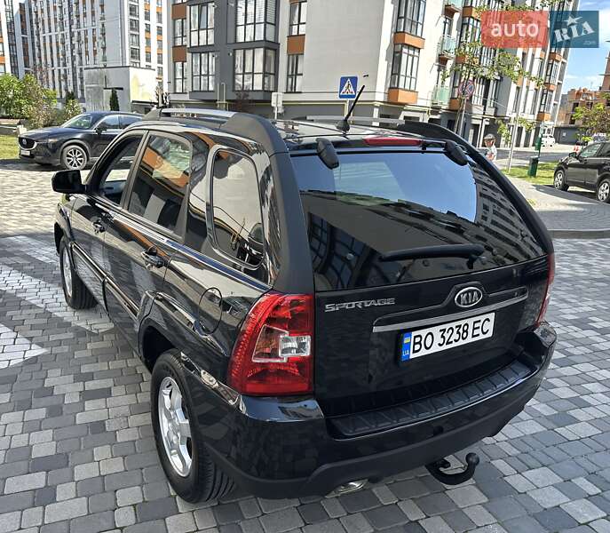 Позашляховик / Кросовер Kia Sportage 2008 в Івано-Франківську