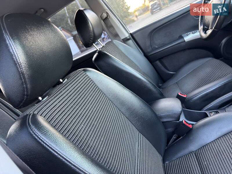 Позашляховик / Кросовер Kia Sportage 2008 в Охтирці