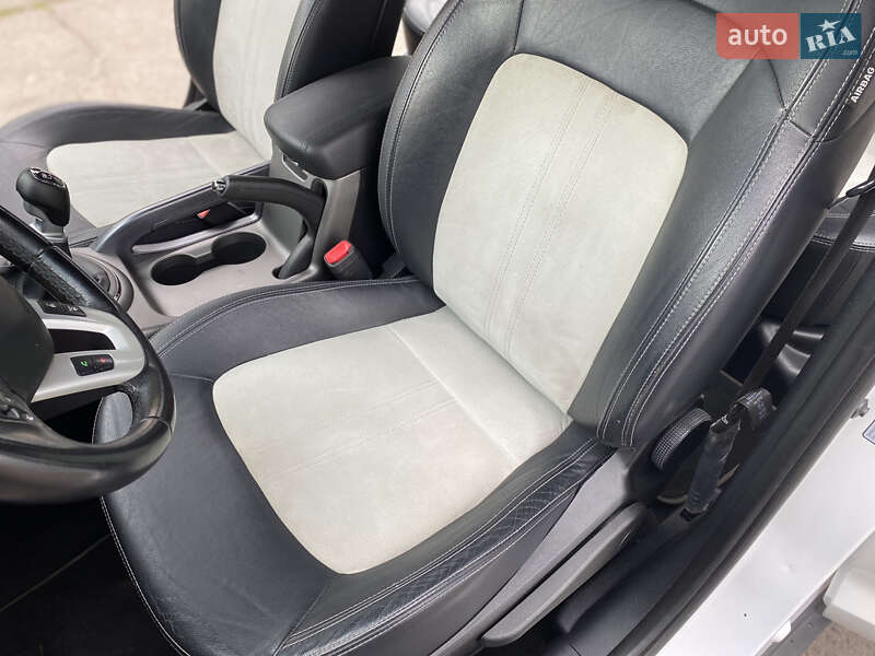 Внедорожник / Кроссовер Kia Sportage 2014 в Новоархангельске