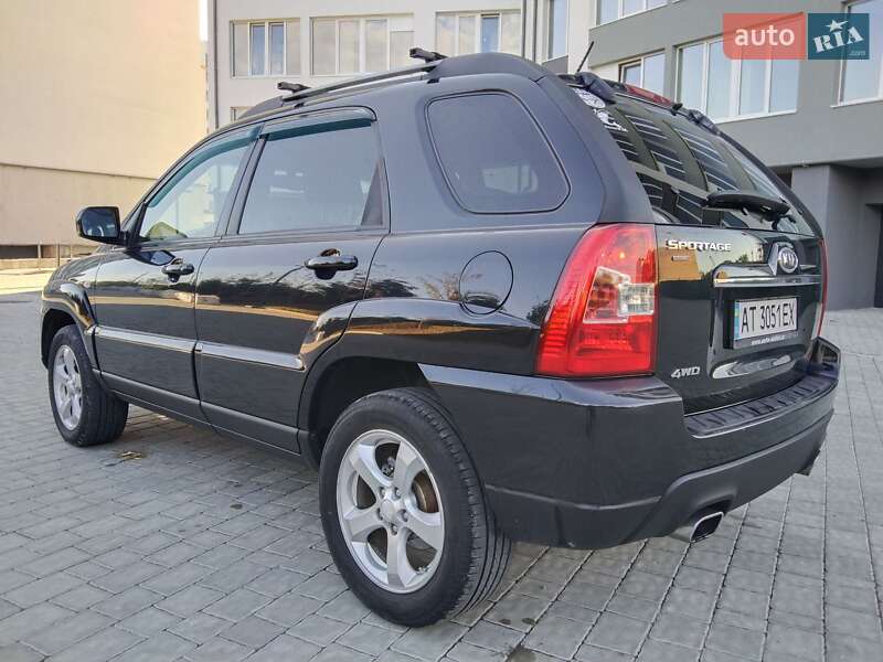 Позашляховик / Кросовер Kia Sportage 2008 в Івано-Франківську