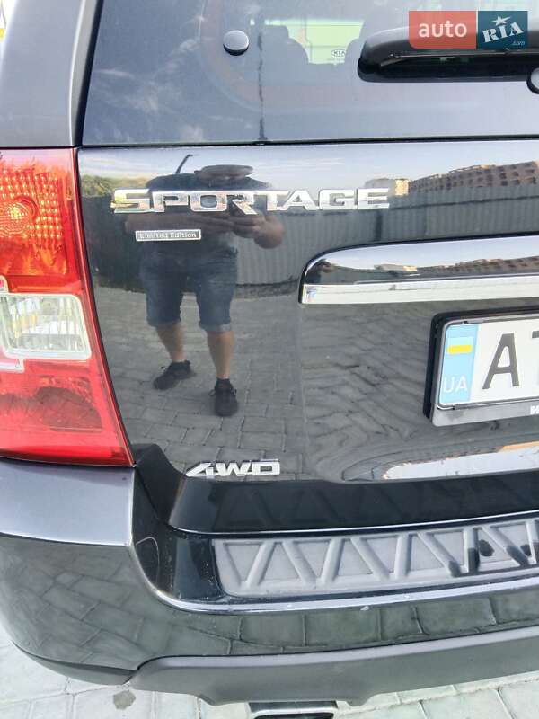 Позашляховик / Кросовер Kia Sportage 2008 в Івано-Франківську