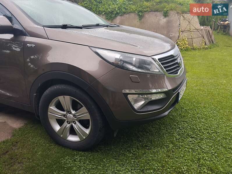Внедорожник / Кроссовер Kia Sportage 2012 в Городке
