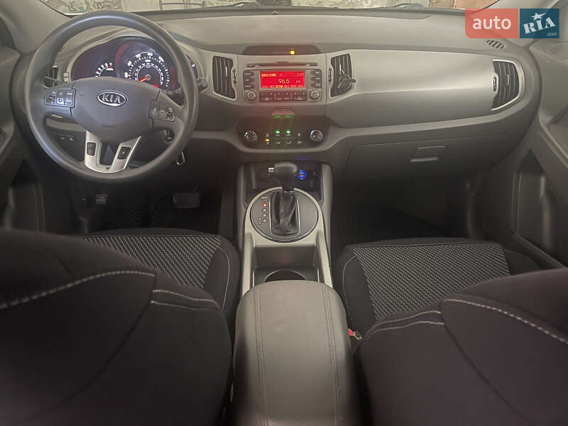 Внедорожник / Кроссовер Kia Sportage 2011 в Черновцах