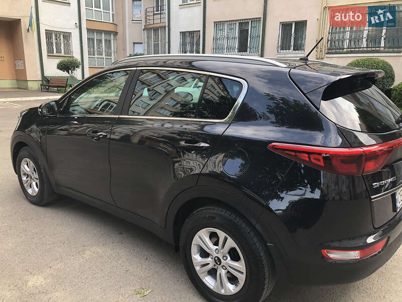 Внедорожник / Кроссовер Kia Sportage 2016 в Черновцах
