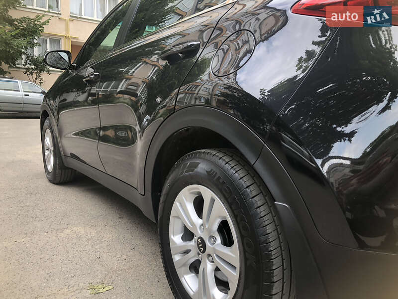 Внедорожник / Кроссовер Kia Sportage 2016 в Черновцах