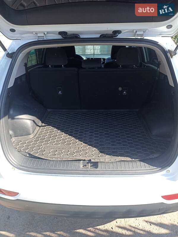 Внедорожник / Кроссовер Kia Sportage 2016 в Аулах