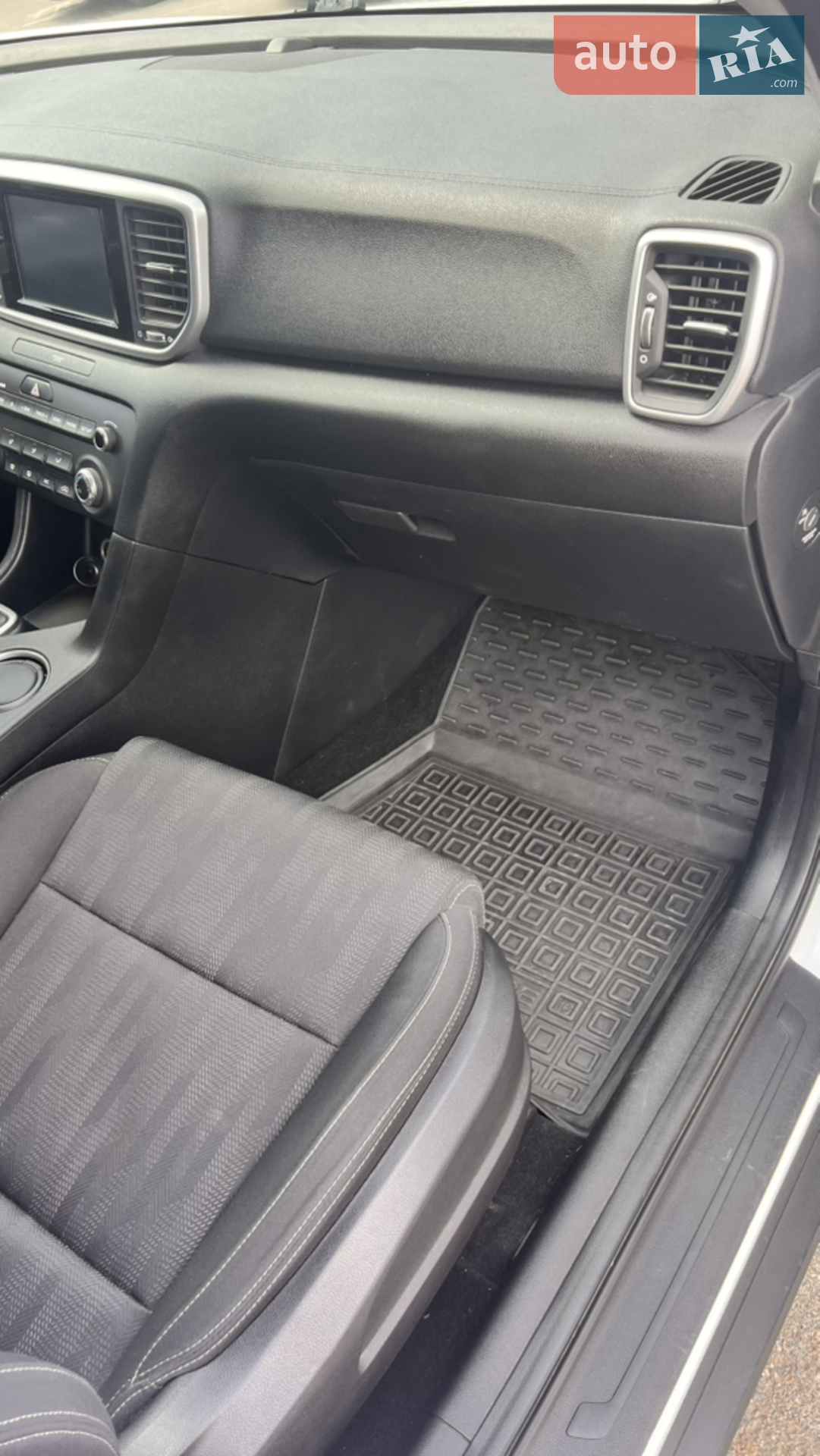 Kia Sportage 2019 VIN U5YPG814BLL823919 фото оголошення 11 з 18