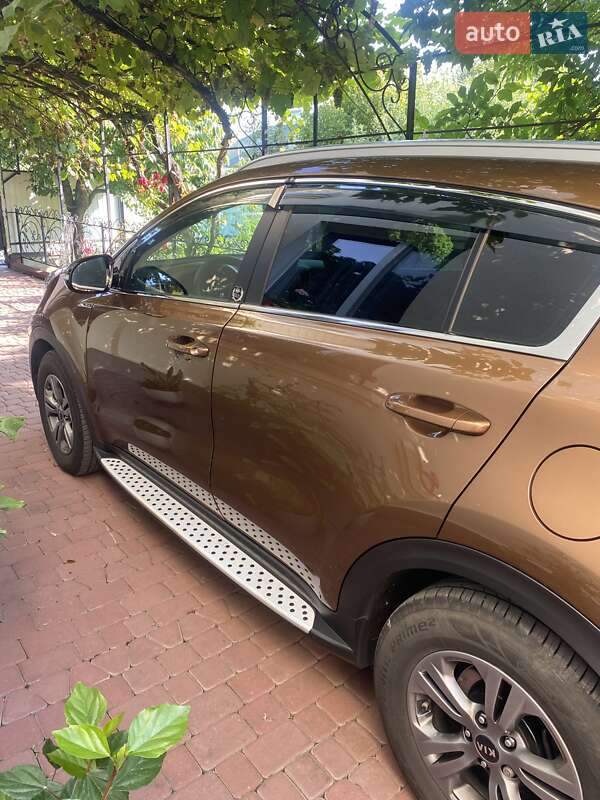 Позашляховик / Кросовер Kia Sportage 2017 в Нововолинську