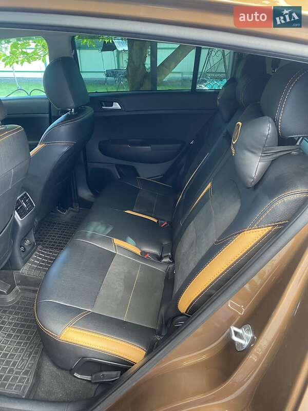 Позашляховик / Кросовер Kia Sportage 2017 в Нововолинську