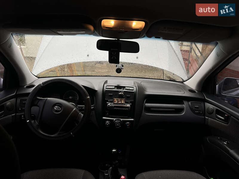 Внедорожник / Кроссовер Kia Sportage 2007 в Золочеве