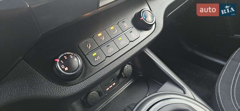 Позашляховик / Кросовер Kia Sportage 2013 в Коломиї