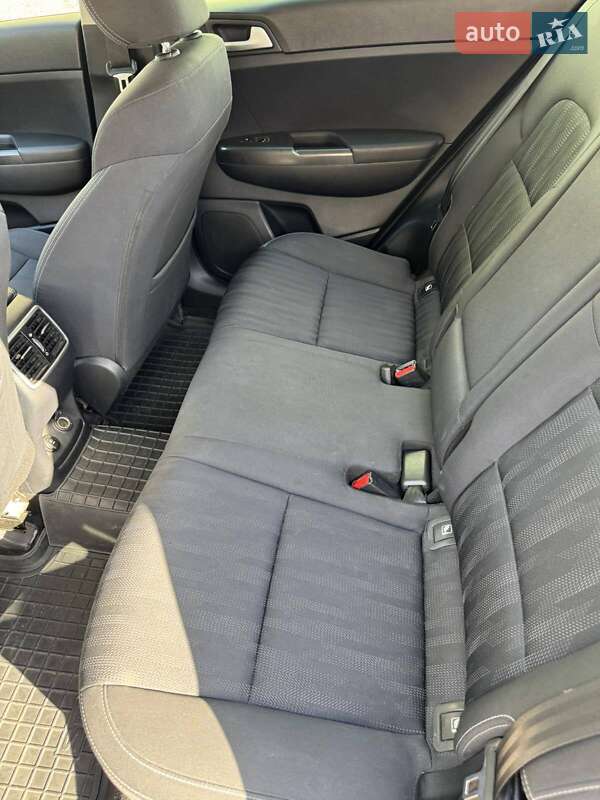 Внедорожник / Кроссовер Kia Sportage 2017 в Тернополе