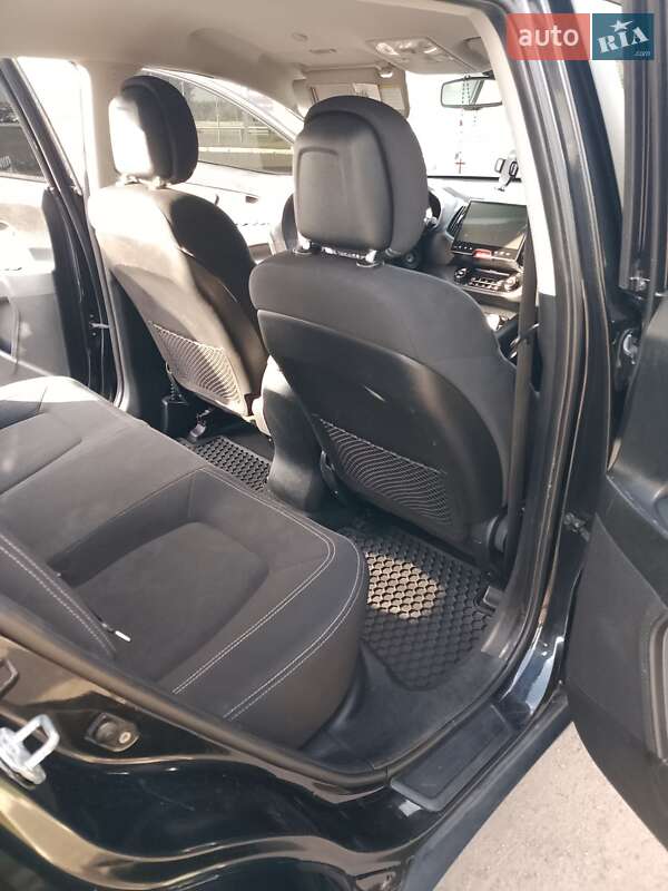 Позашляховик / Кросовер Kia Sportage 2010 в Яворові