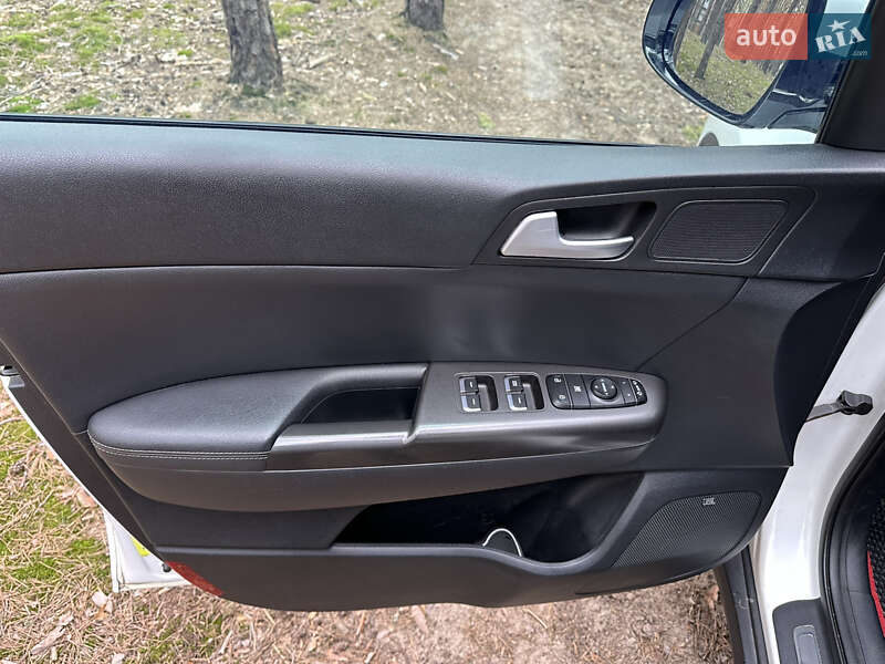 Позашляховик / Кросовер Kia Sportage 2017 в Гостомелі