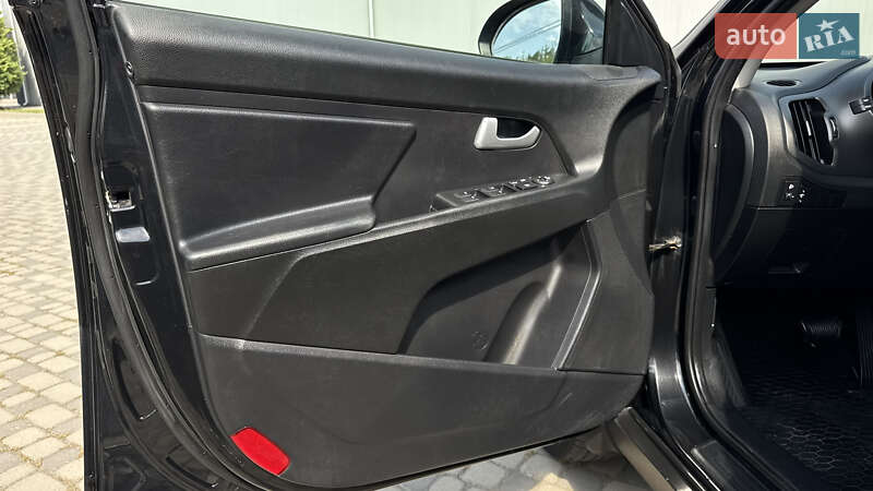 Внедорожник / Кроссовер Kia Sportage 2011 в Ивано-Франковске