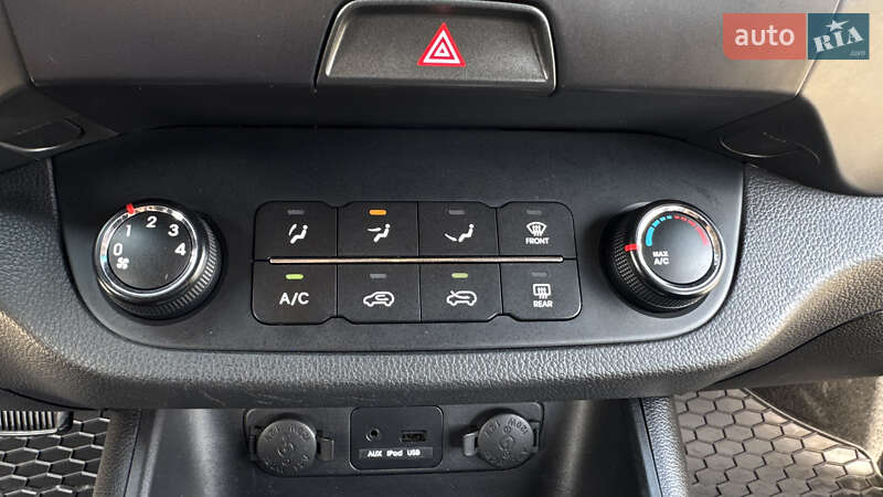 Внедорожник / Кроссовер Kia Sportage 2011 в Ивано-Франковске