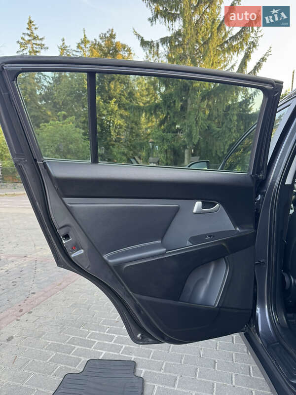 Позашляховик / Кросовер Kia Sportage 2011 в Радивиліві