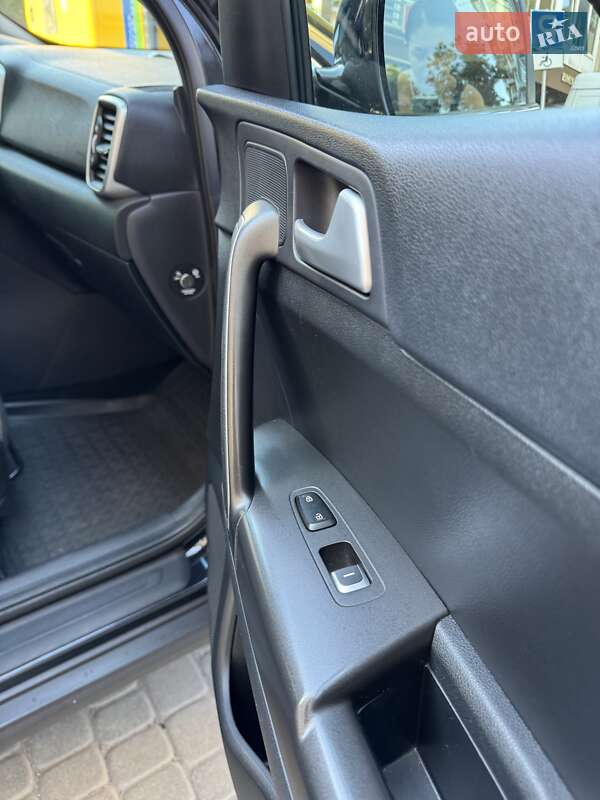 Внедорожник / Кроссовер Kia Sportage 2018 в Львове