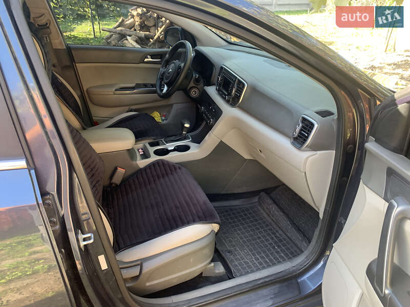 Внедорожник / Кроссовер Kia Sportage 2016 в Тячеве