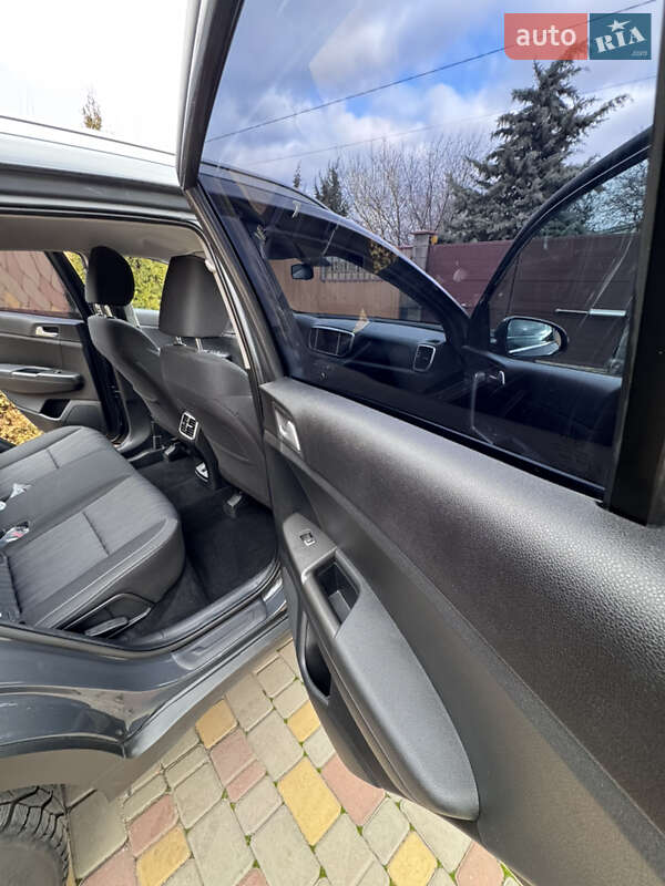 Позашляховик / Кросовер Kia Sportage 2021 в Южному