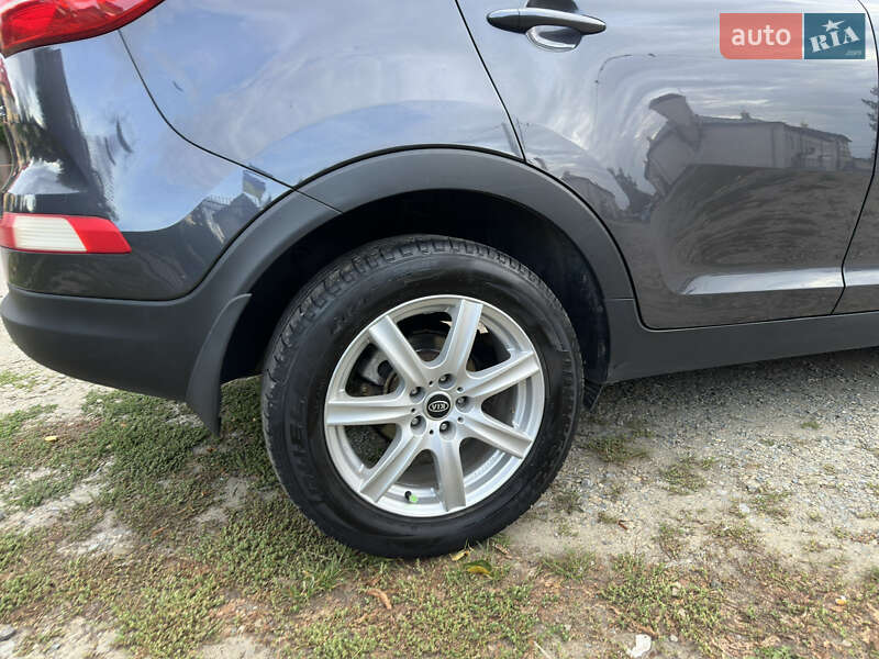 Внедорожник / Кроссовер Kia Sportage 2012 в Ивано-Франковске