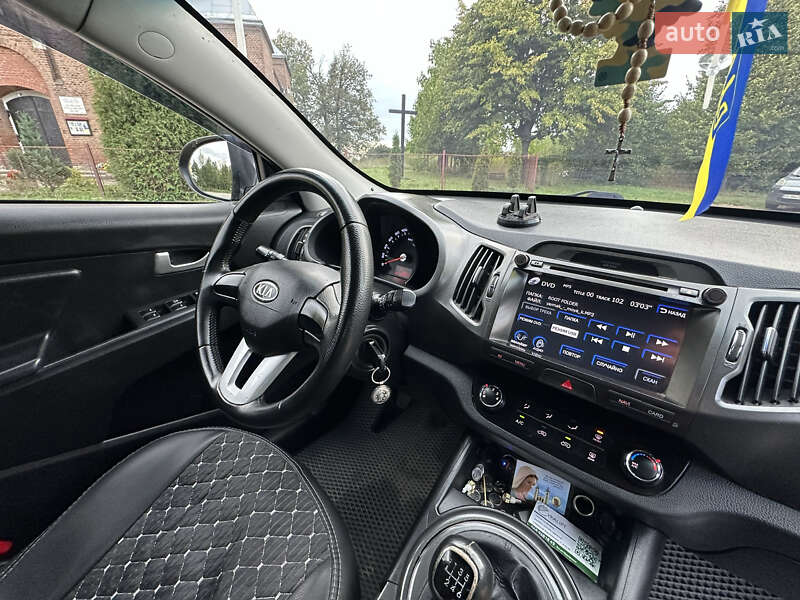 Внедорожник / Кроссовер Kia Sportage 2012 в Ивано-Франковске