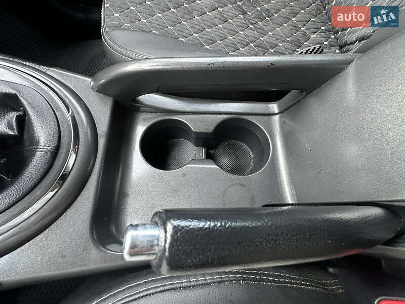 Внедорожник / Кроссовер Kia Sportage 2012 в Ивано-Франковске