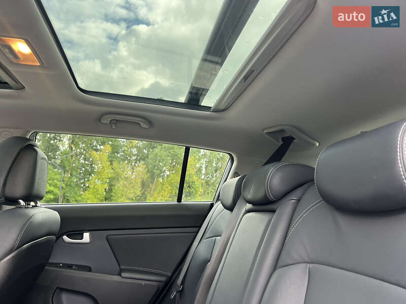 Внедорожник / Кроссовер Kia Sportage 2013 в Старой Выжевке