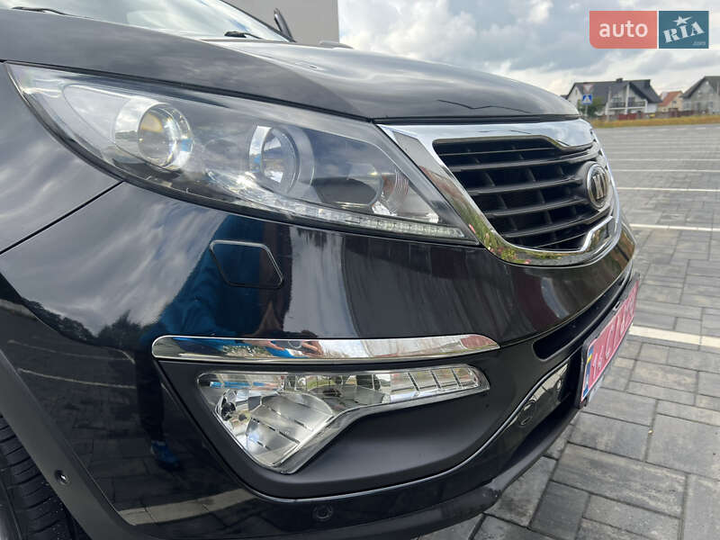 Внедорожник / Кроссовер Kia Sportage 2013 в Старой Выжевке