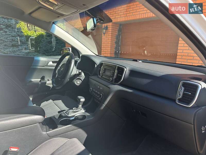 Внедорожник / Кроссовер Kia Sportage 2016 в Киеве