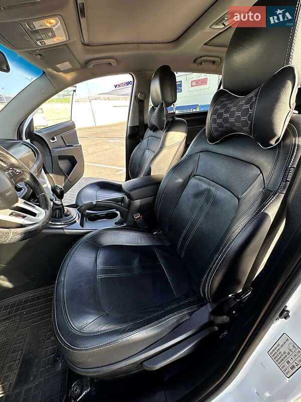 Позашляховик / Кросовер Kia Sportage 2011 в Одесі