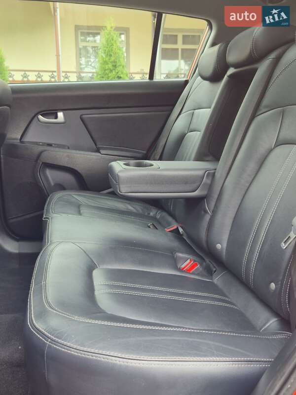 Позашляховик / Кросовер Kia Sportage 2012 в Золочеві