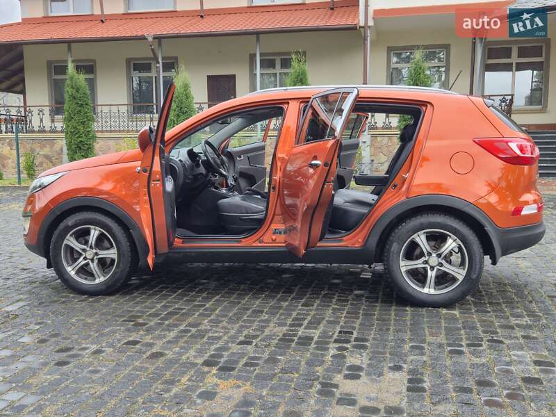 Позашляховик / Кросовер Kia Sportage 2012 в Золочеві