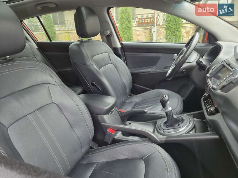 Позашляховик / Кросовер Kia Sportage 2012 в Золочеві