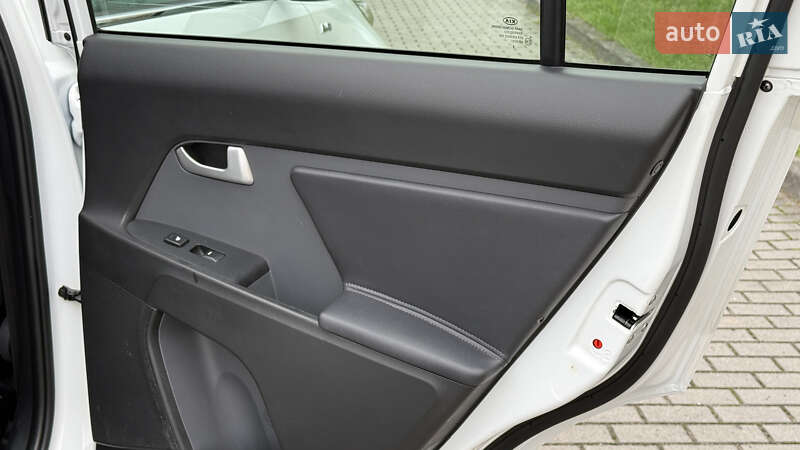 Внедорожник / Кроссовер Kia Sportage 2014 в Радивилове