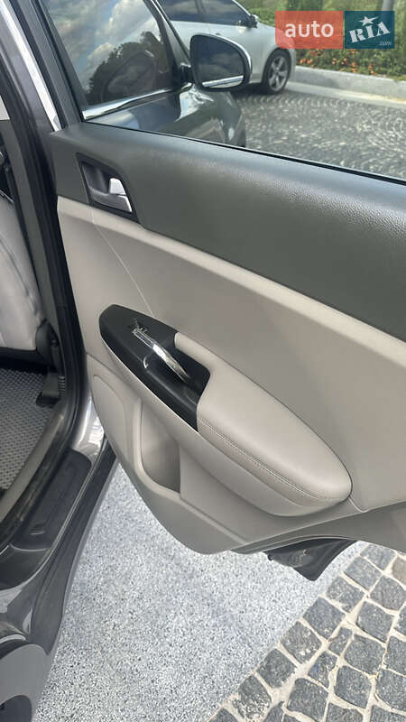 Внедорожник / Кроссовер Kia Sportage 2016 в Днепре