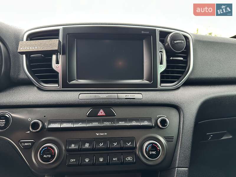 Внедорожник / Кроссовер Kia Sportage 2016 в Радехове