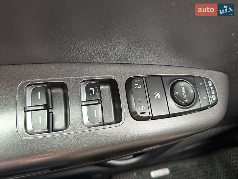 Внедорожник / Кроссовер Kia Sportage 2016 в Радехове