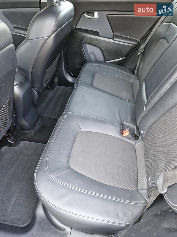 Внедорожник / Кроссовер Kia Sportage 2011 в Калуше