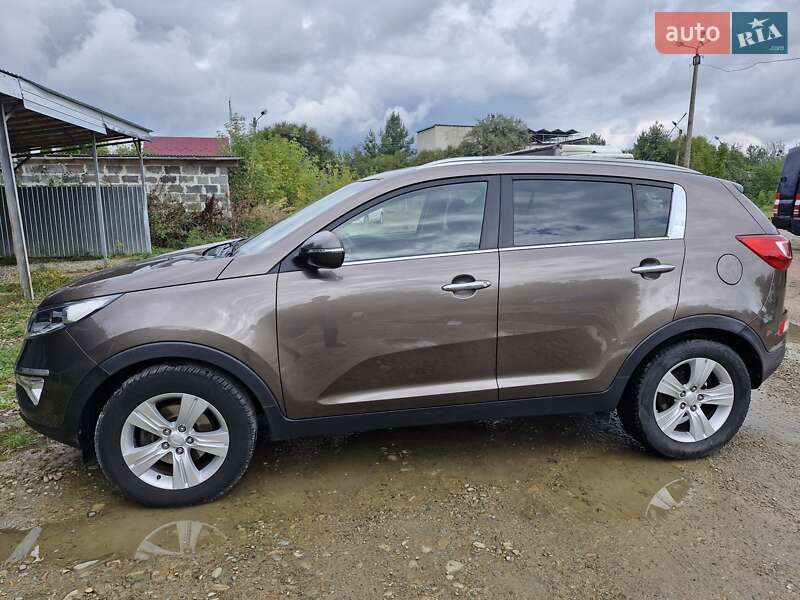 Внедорожник / Кроссовер Kia Sportage 2011 в Калуше
