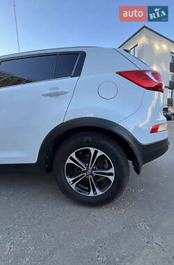 Внедорожник / Кроссовер Kia Sportage 2012 в 