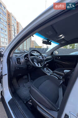 Внедорожник / Кроссовер Kia Sportage 2012 в 