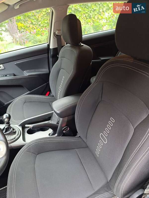 Внедорожник / Кроссовер Kia Sportage 2012 в Ахтырке