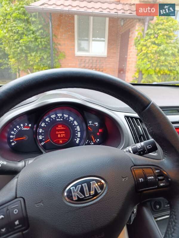 Внедорожник / Кроссовер Kia Sportage 2012 в Ахтырке