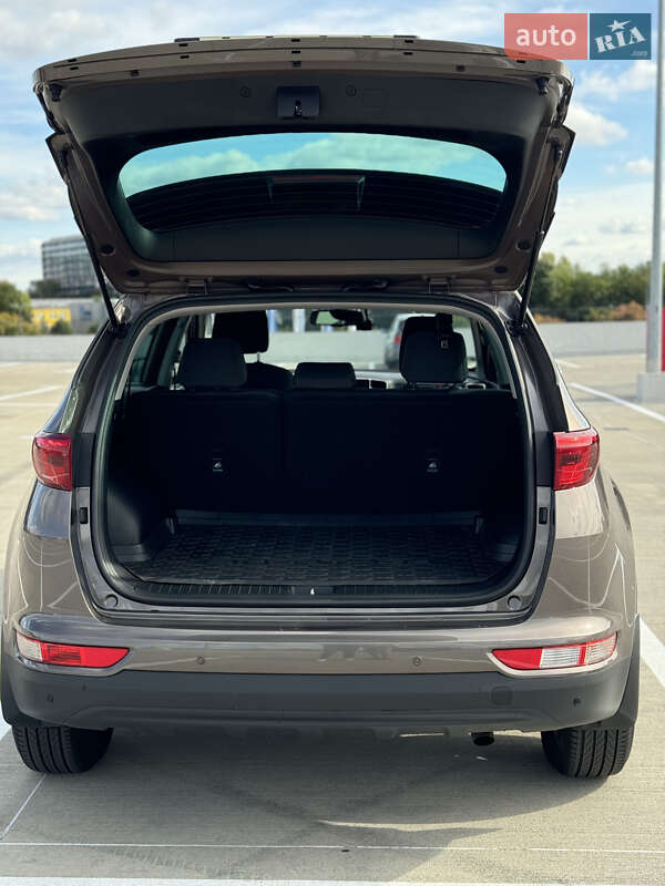 Внедорожник / Кроссовер Kia Sportage 2017 в Львове