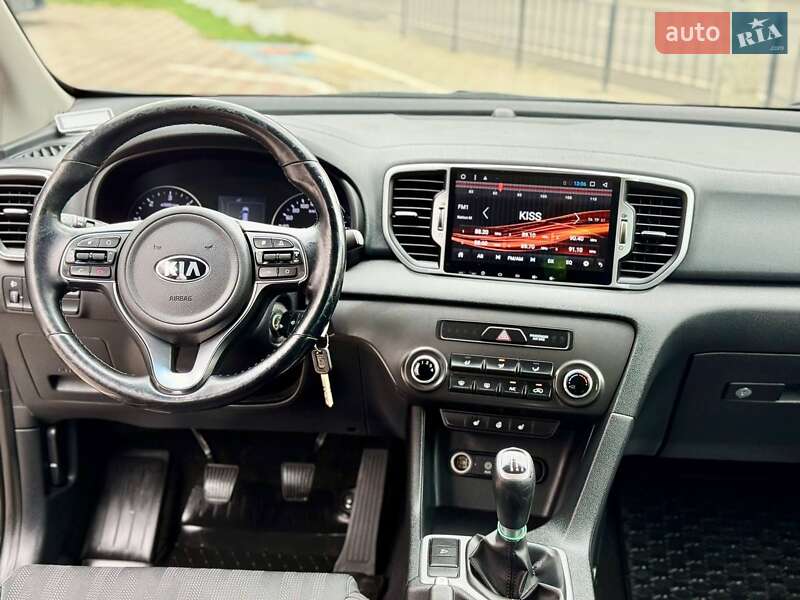 Внедорожник / Кроссовер Kia Sportage 2016 в Львове