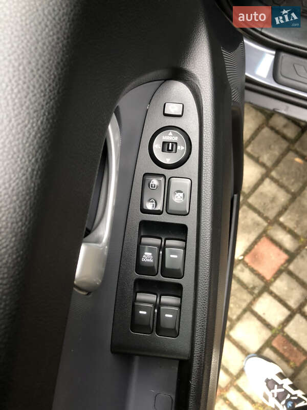 Внедорожник / Кроссовер Kia Sportage 2013 в Ивано-Франковске фото 16 Внедорожник / Кроссовер Kia Sportage 2013 в Ивано-Франковске