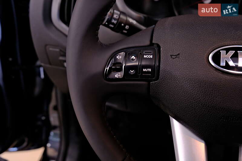 Позашляховик / Кросовер Kia Sportage 2012 в Одесі