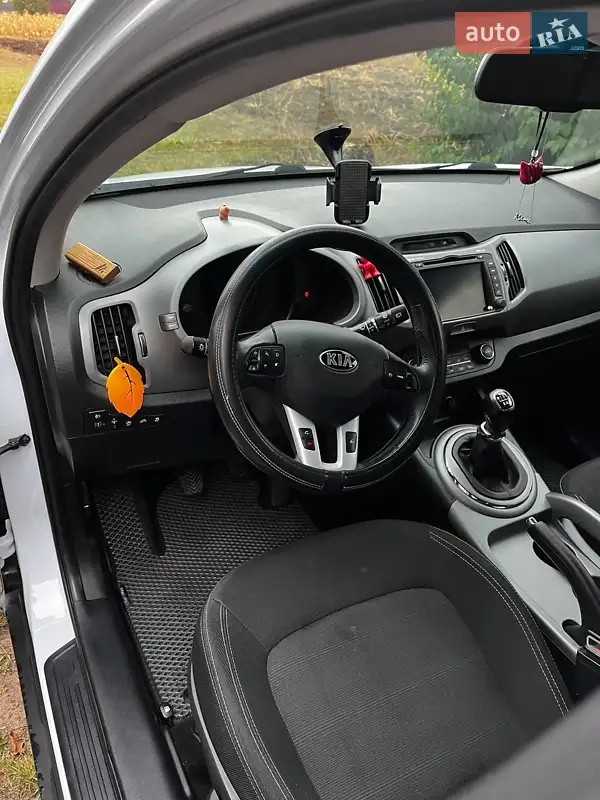 Kia Sportage 2015 VIN U5YPB815AFL784904 фото оголошення 2 з 41